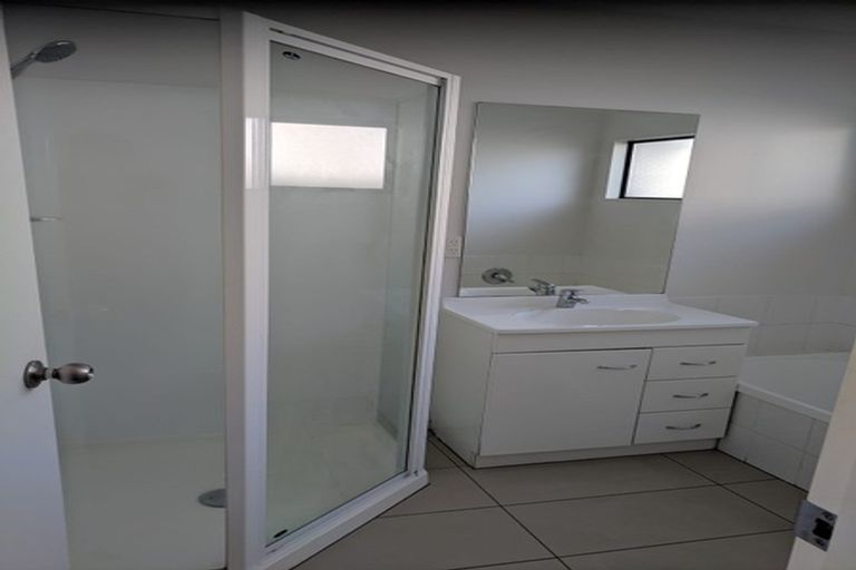 Photo of property in 1b Pollen Street, Johnsonville, Wellington, 6037