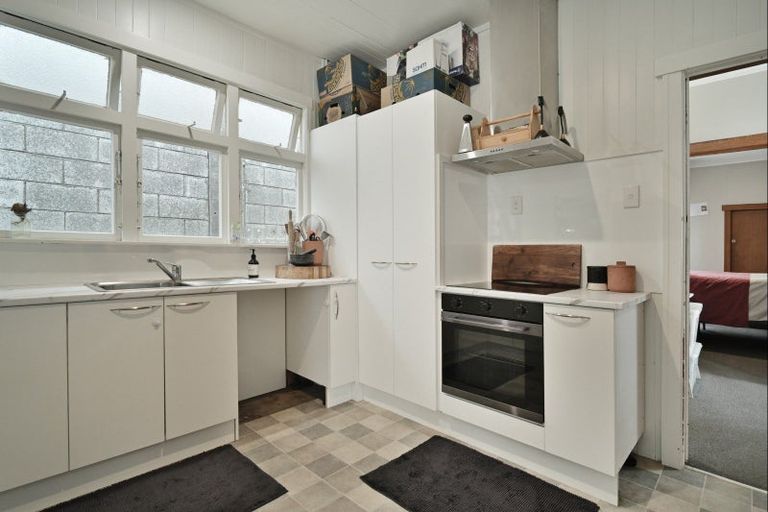 Photo of property in 402c Queen Street East, Hastings, 4122