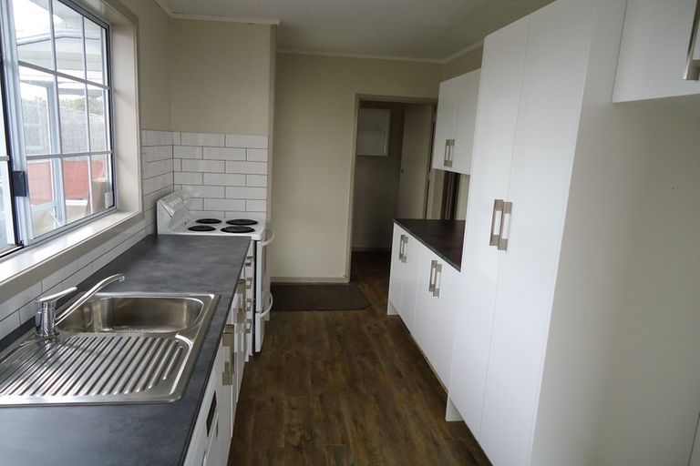 Photo of property in 6 Karaka Street, Inglewood, 4330