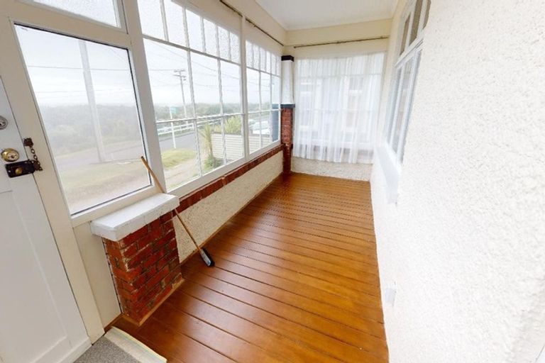 Photo of property in 4 Westbourne Terrace, Castlecliff, Whanganui, 4501