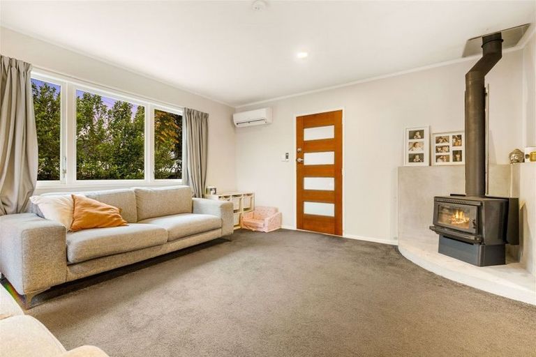 Photo of property in 20 Arlette Place, Massey, Auckland, 0614