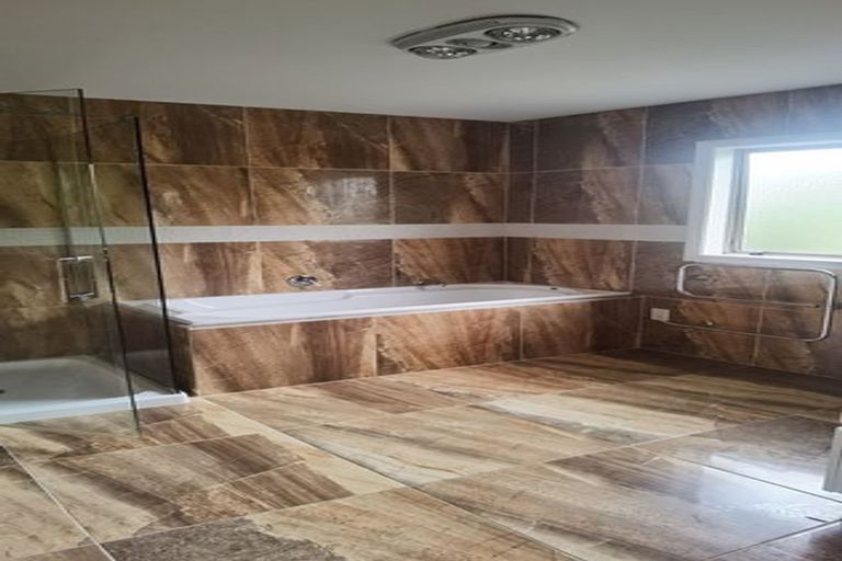 Photo of property in 12 Neaptide Close, Red Beach, 0932