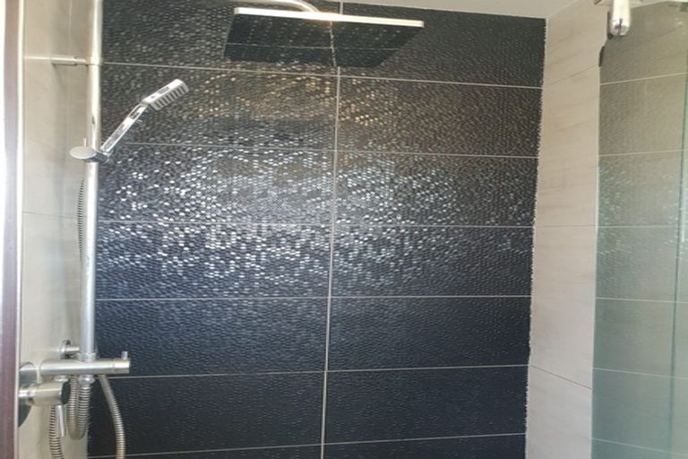 Photo of property in 16 Lowburn Place, Clover Park, Auckland, 2019