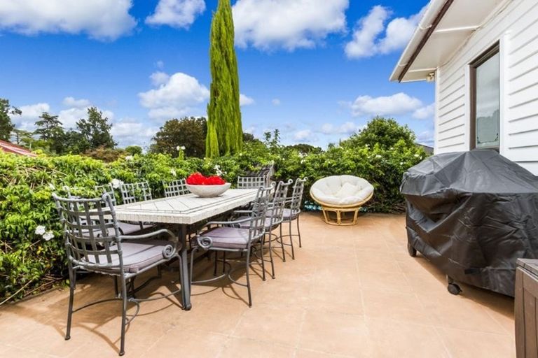 Photo of property in 10 Louvain Place, Greenhithe, Auckland, 0632