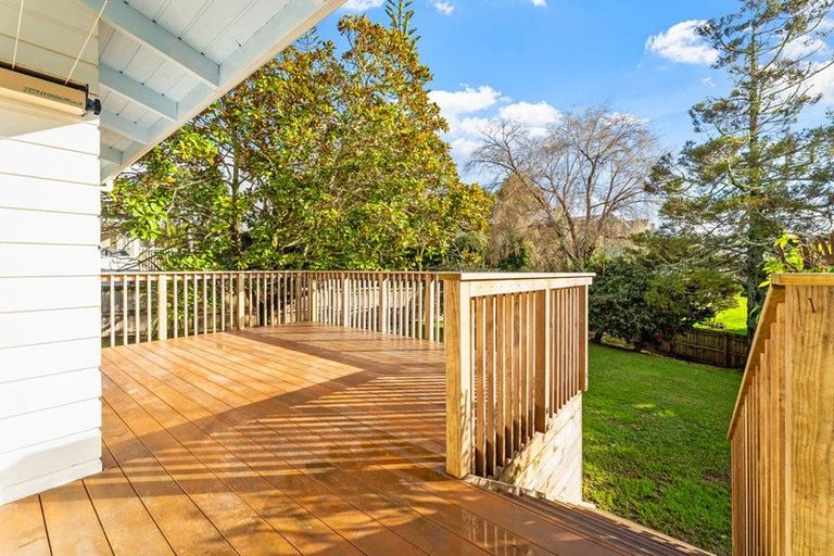 Photo of property in 16 Dobell Road, Stanmore Bay, Whangaparaoa, 0932