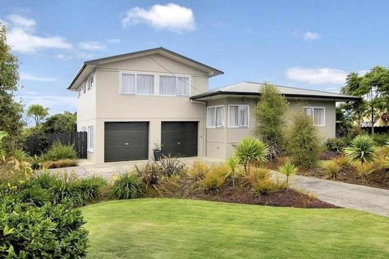 Photo of property in 391 East Coast Road, Mairangi Bay, Auckland, 0630