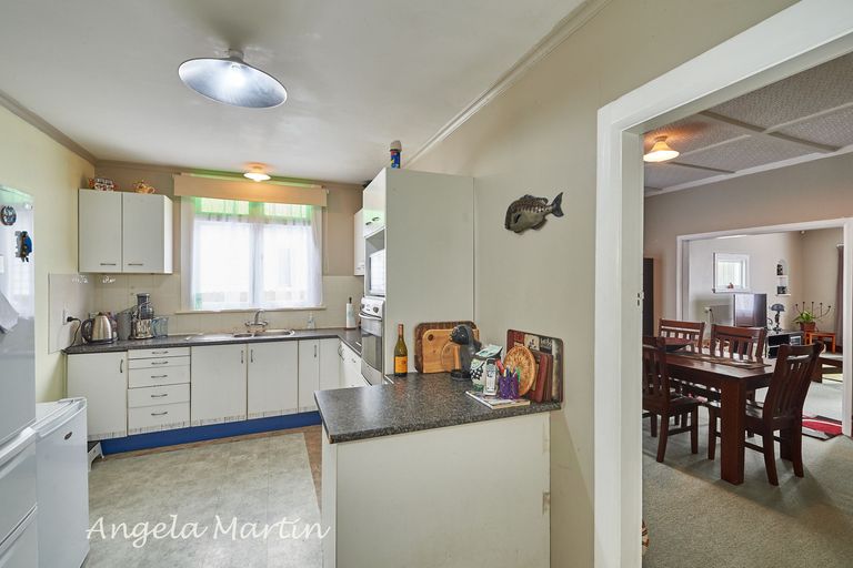Photo of property in 400 Featherston Street, Palmerston North, 4414