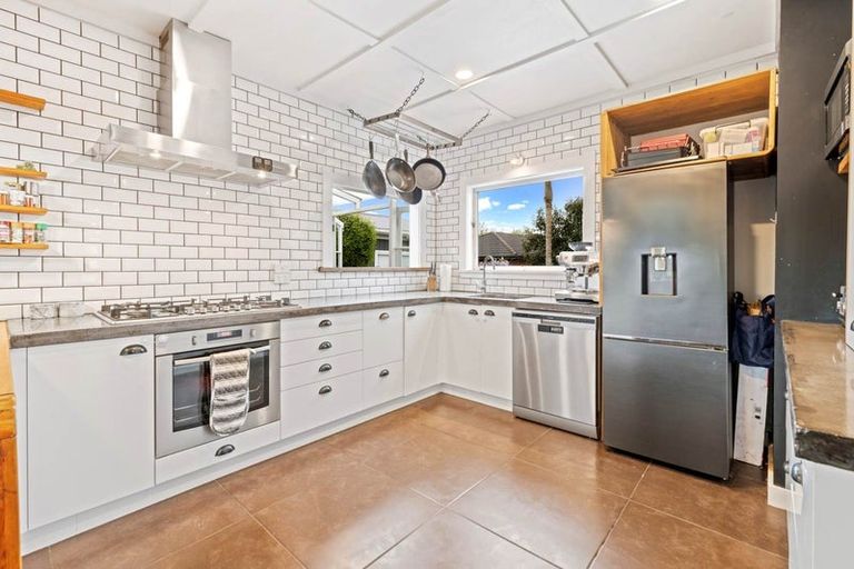 Photo of property in 190 Great South Road, Drury, 2113