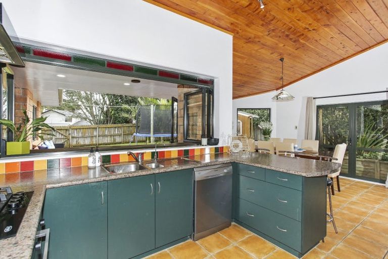 Photo of property in 4 Vela Place, Clarks Beach, 2122