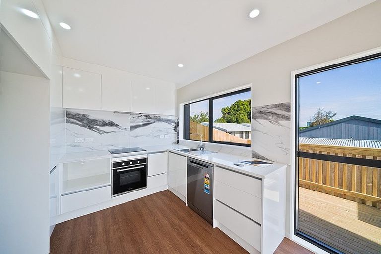 Photo of property in 11a Kimdale Place, Totara Heights, Auckland, 2105