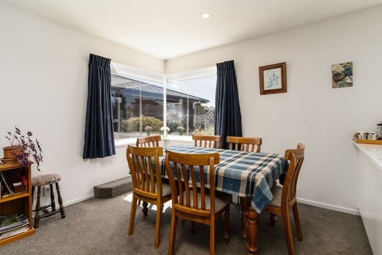 Photo of property in 42 Beauford Place, Parklands, Christchurch, 8083