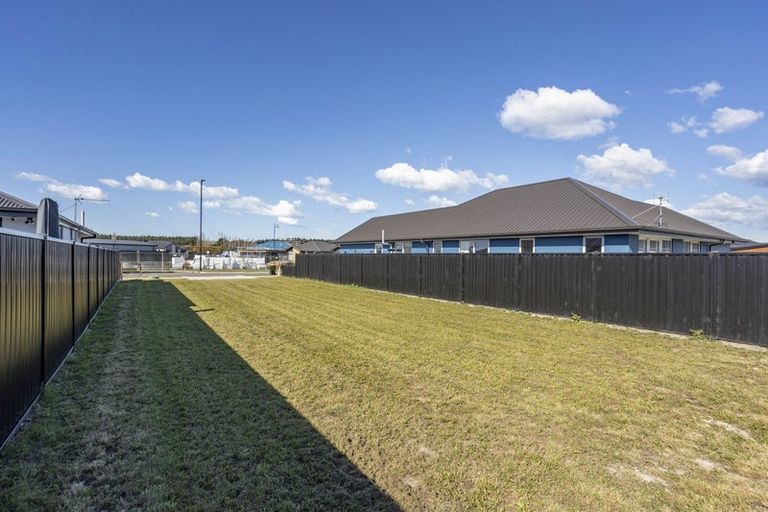 Photo of property in 27 Mcgarry Drive, Kaiapoi, 7630