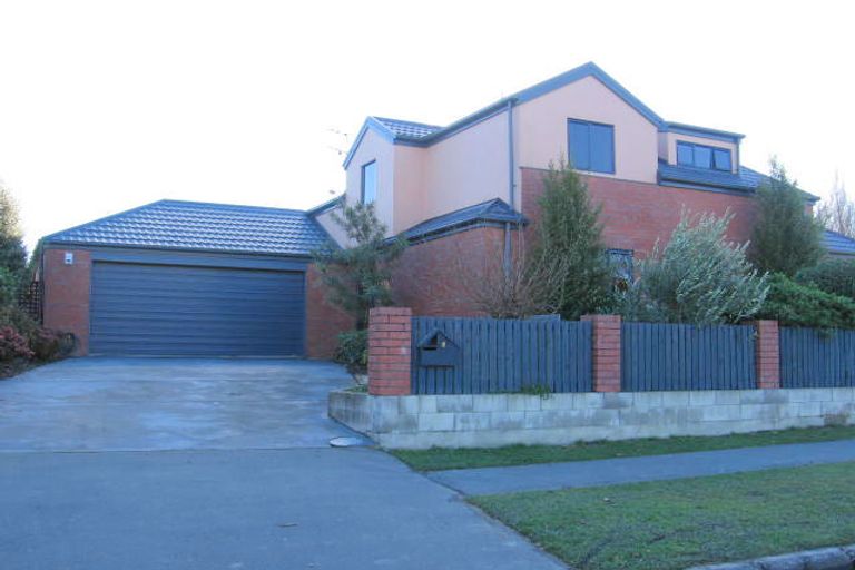 Photo of property in 2 Landsdowne Terrace, Cashmere, Christchurch, 8022