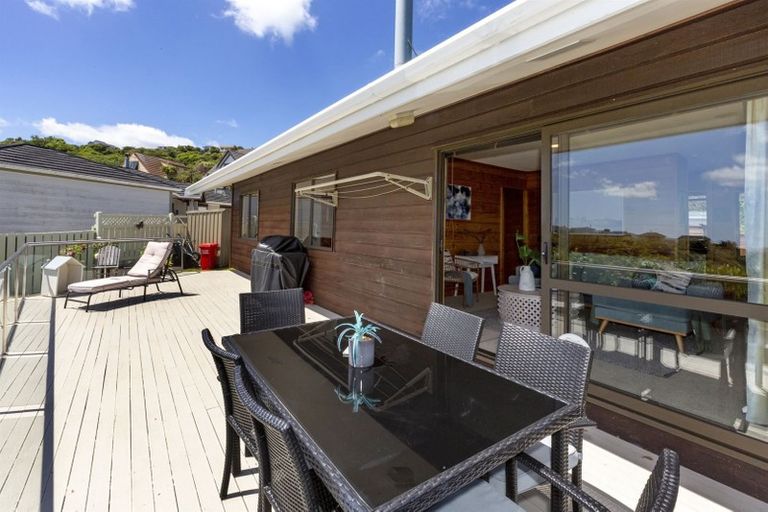 Photo of property in 16 Solway Place, Papakowhai, Porirua, 5024