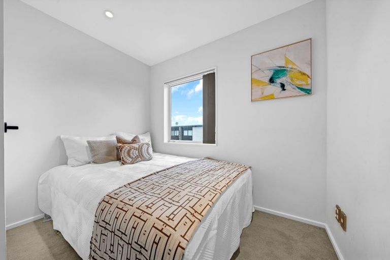 Photo of property in 21 Meritage Lane, Te Atatu South, Auckland, 0610
