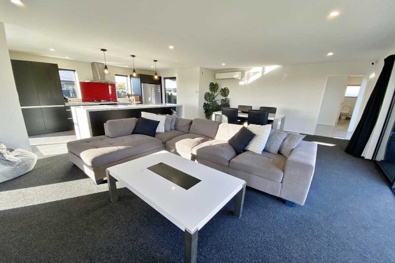 Photo of property in 28 Pistacia Place, Hornby, Christchurch, 8025