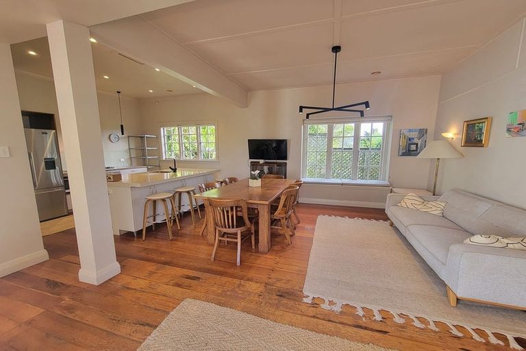 Photo of property in 212 Barnard Street, Wadestown, Wellington, 6012