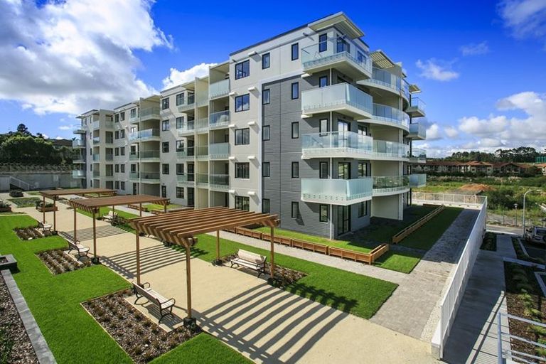 Photo of property in Apollo Apartments, 307/46 Rosedale Road, Rosedale, Auckland, 0632