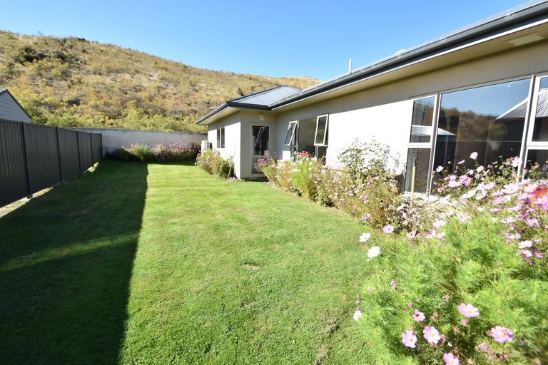 Photo of property in 17 Pinot Noir Court, Omarama, 9412