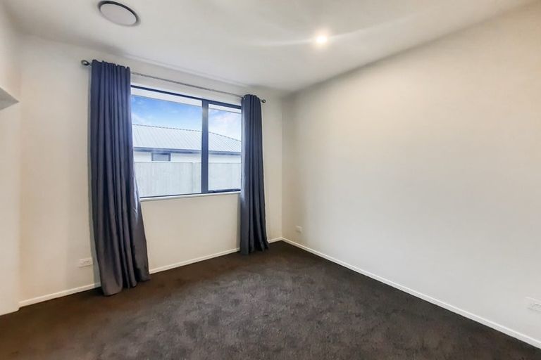 Photo of property in 16 Tara Crescent, Woodend, 7610