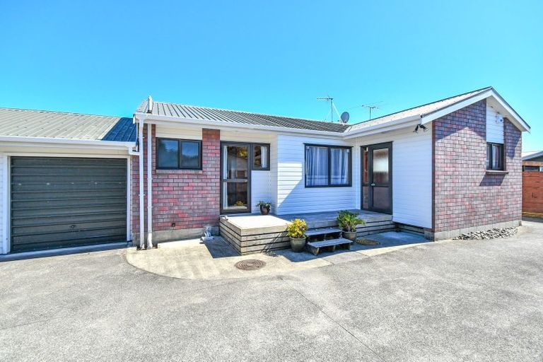 Photo of property in 1/29 Beach Road, Pahurehure, Papakura, 2113