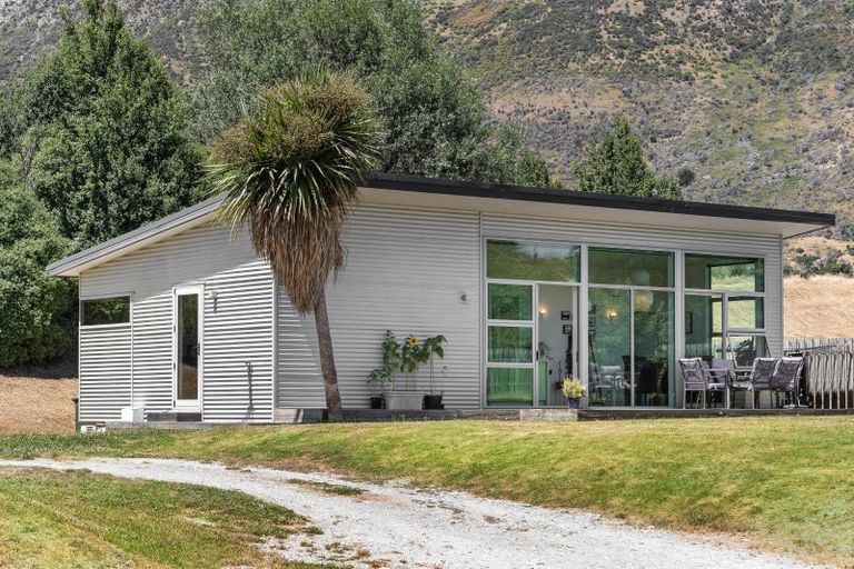Photo of property in 10 Widgeon Place, Lake Hayes, Queenstown, 9304