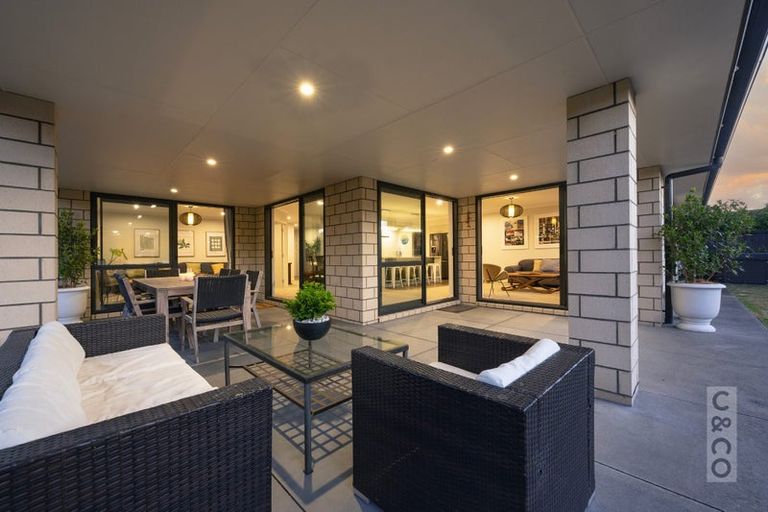 Photo of property in 10 Pohutukawa Parade, Riverhead, 0820