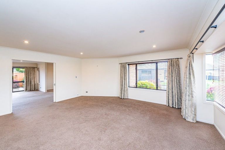 Photo of property in 1 Gilligan Close, College Estate, Whanganui, 4500