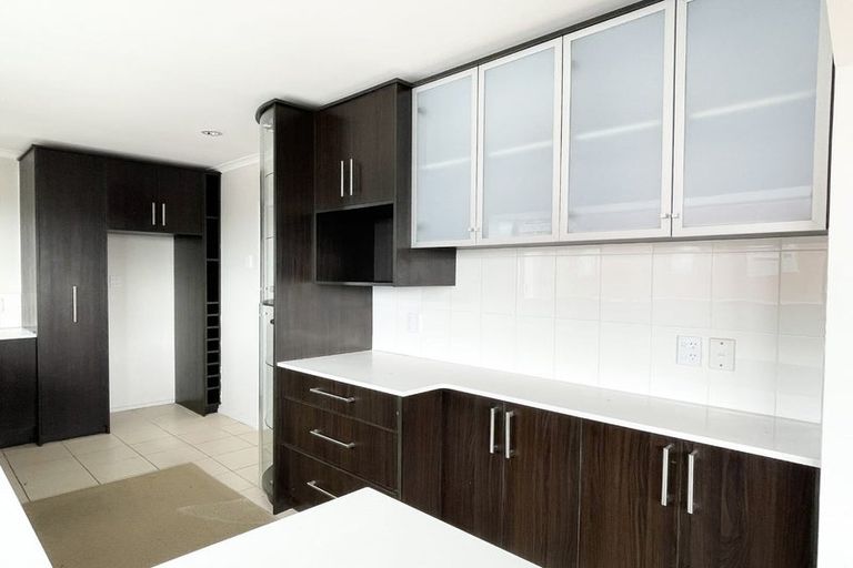 Photo of property in 988 East Coast Road, Northcross, Auckland, 0632