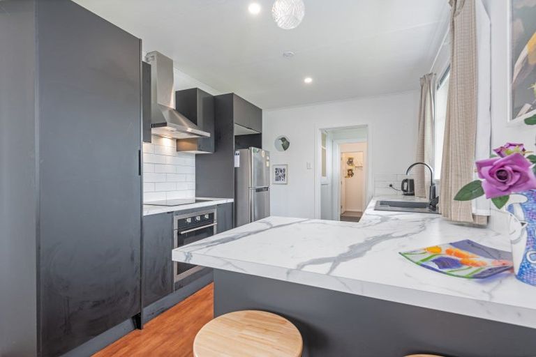 Photo of property in 17 Peters Avenue, Cloverlea, Palmerston North, 4412