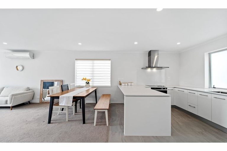 Photo of property in 29 Mettam Drive, Swanson, Auckland, 0614