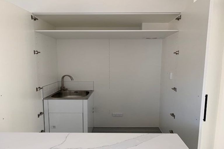 Photo of property in 41 Clay Works Lane, New Lynn, 0600