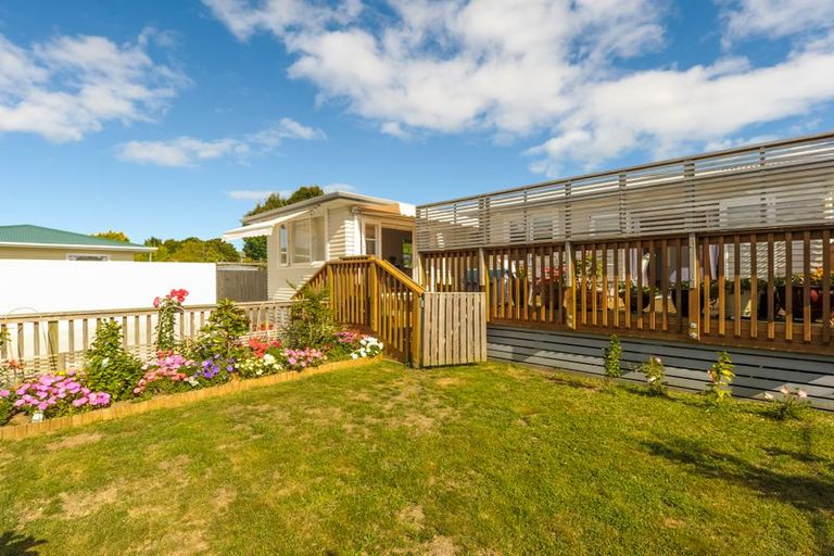 Photo of property in 24a Ribblesdale Road, Henderson, Auckland, 0612