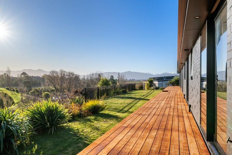 Photo of property in 19 Golf View Close, Fairhall, 7272