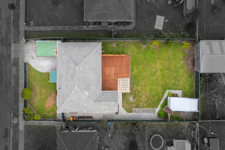 Photo of property in 27 Hewer Crescent, Naenae, Lower Hutt, 5011