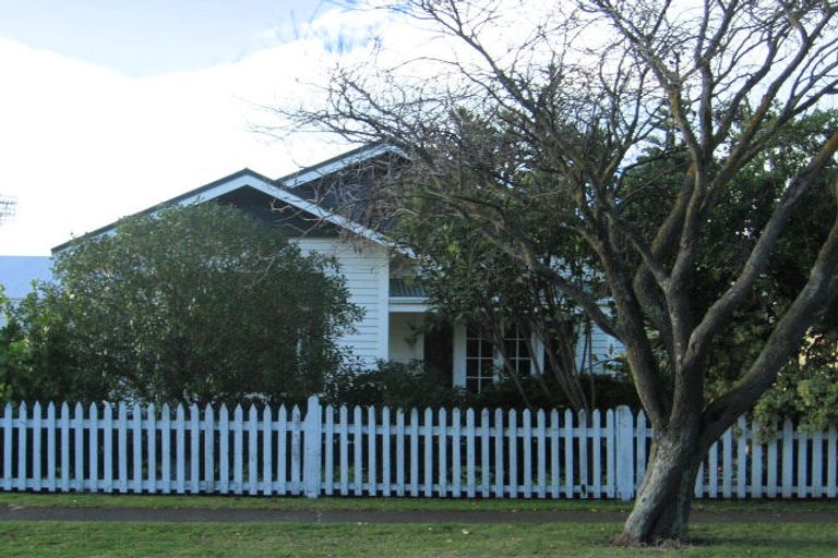 Photo of property in 133 Vigor Brown Street, Napier South, Napier, 4110