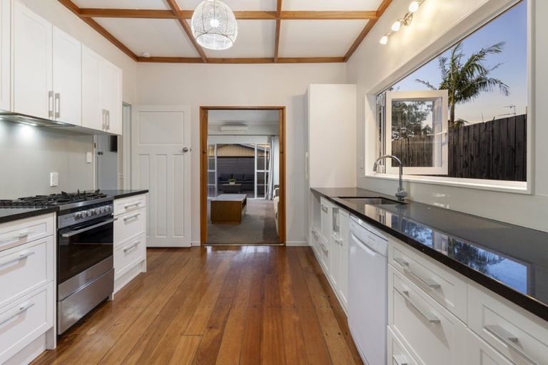 Photo of property in 1/52 Northboro Road, Belmont, Auckland, 0622