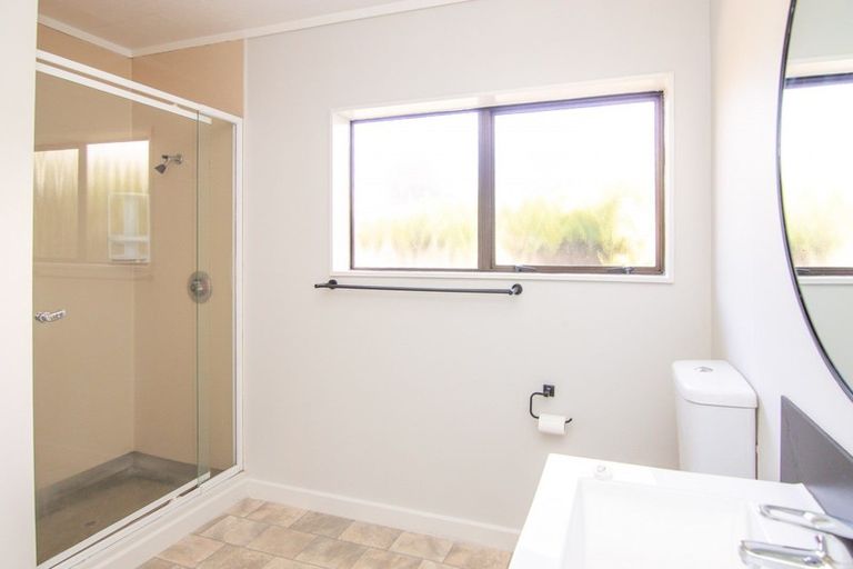 Photo of property in 15 Hanmer Place, Highbury, Palmerston North, 4412
