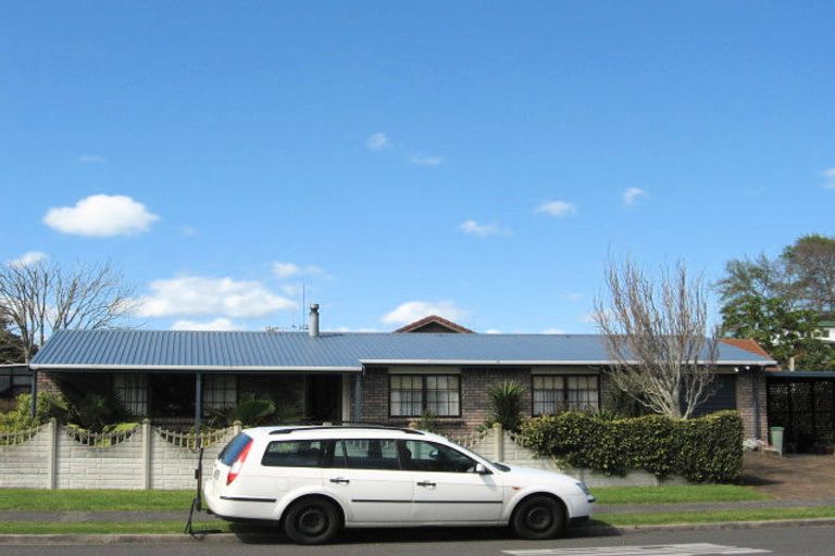 Photo of property in 2 Esmeralda Street, Welcome Bay, Tauranga, 3112