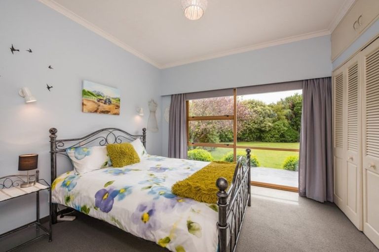 Photo of property in 46 North Manakau Road, Manakau, Levin, 5573