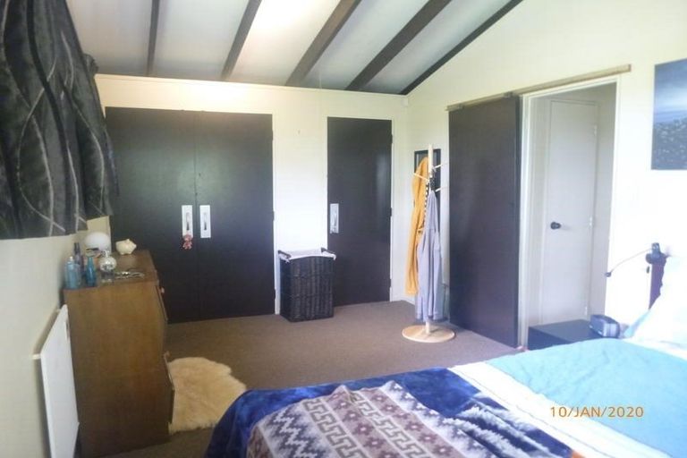 Photo of property in 43 Birdwood Road, Swanson, Auckland, 0612