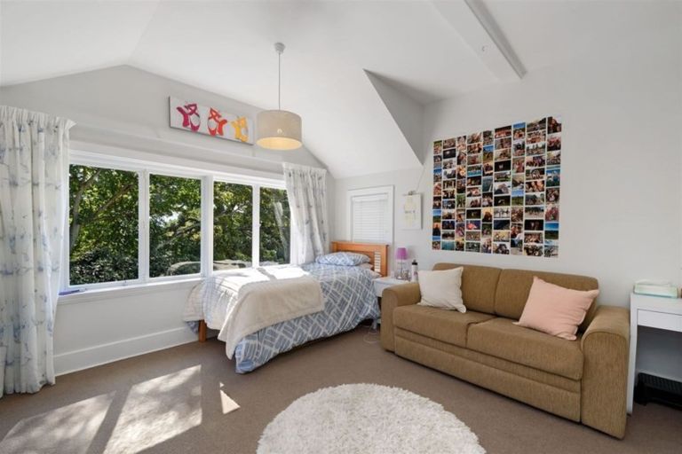 Photo of property in 56 Dyers Pass Road, Cashmere, Christchurch, 8022