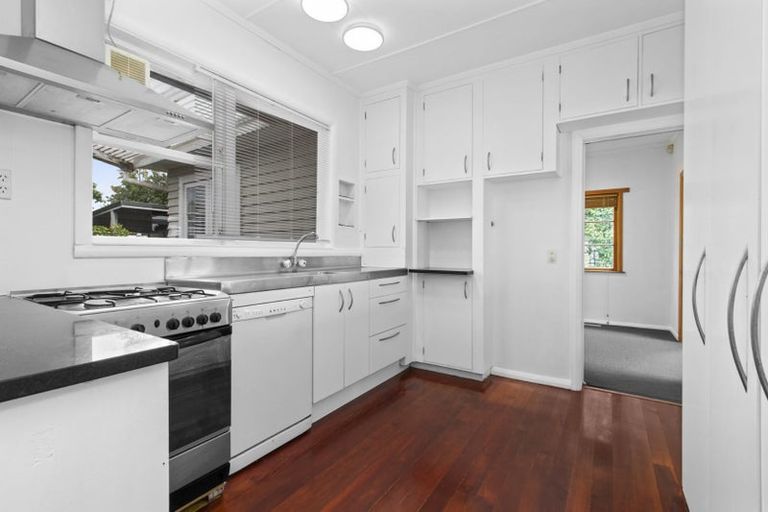 Photo of property in 16 Oxford Street, Fairfield, Hamilton, 3214