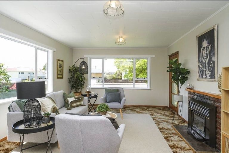 Photo of property in 28 Alma Street, Dannevirke, 4930