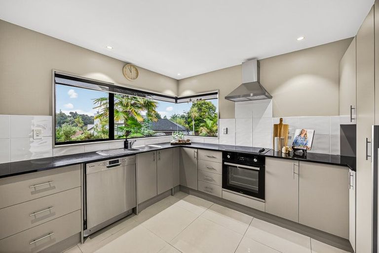 Photo of property in 73m Park Rise, Campbells Bay, Auckland, 0630