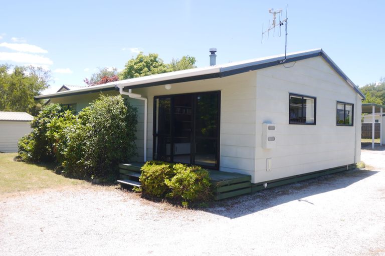 Photo of property in 8 Susan Lane, Kinloch, Taupo, 3377