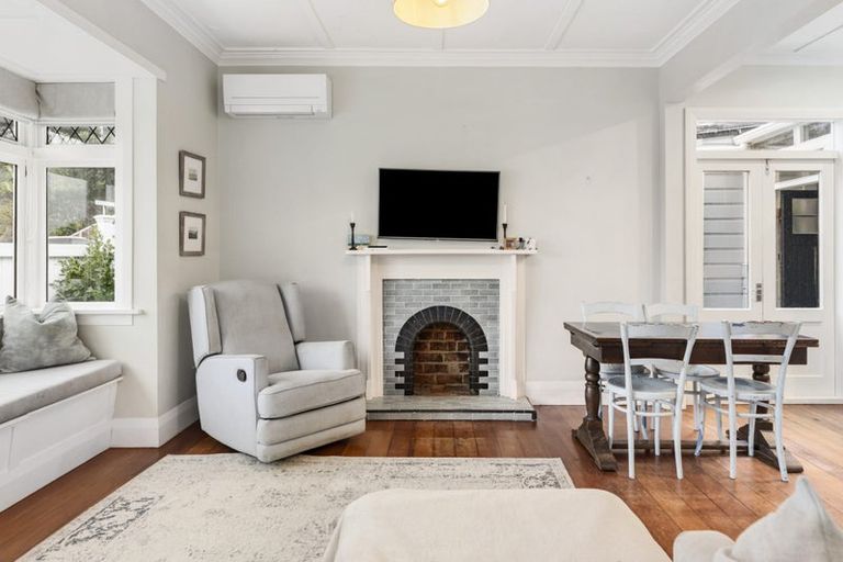 Photo of property in 10 Brighton Street, Island Bay, Wellington, 6023