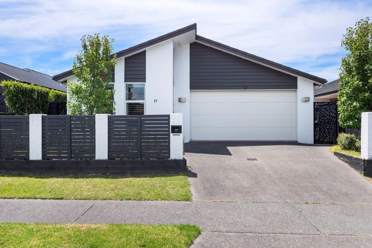 Photo of property in 17 Pimelea Street, Papamoa Beach, Papamoa, 3118