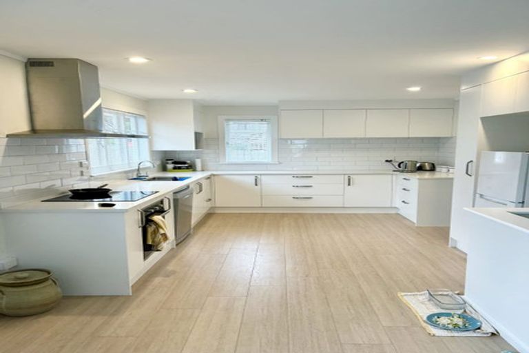 Photo of property in 15b Rishworth Avenue, Stanmore Bay, Whangaparaoa, 0932