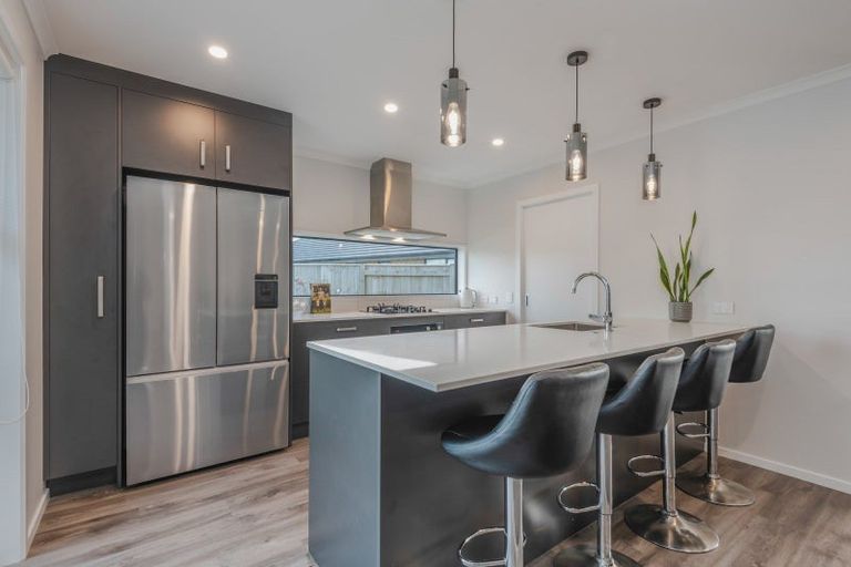 Photo of property in 90 Johnstone Drive, Fitzherbert, Palmerston North, 4410